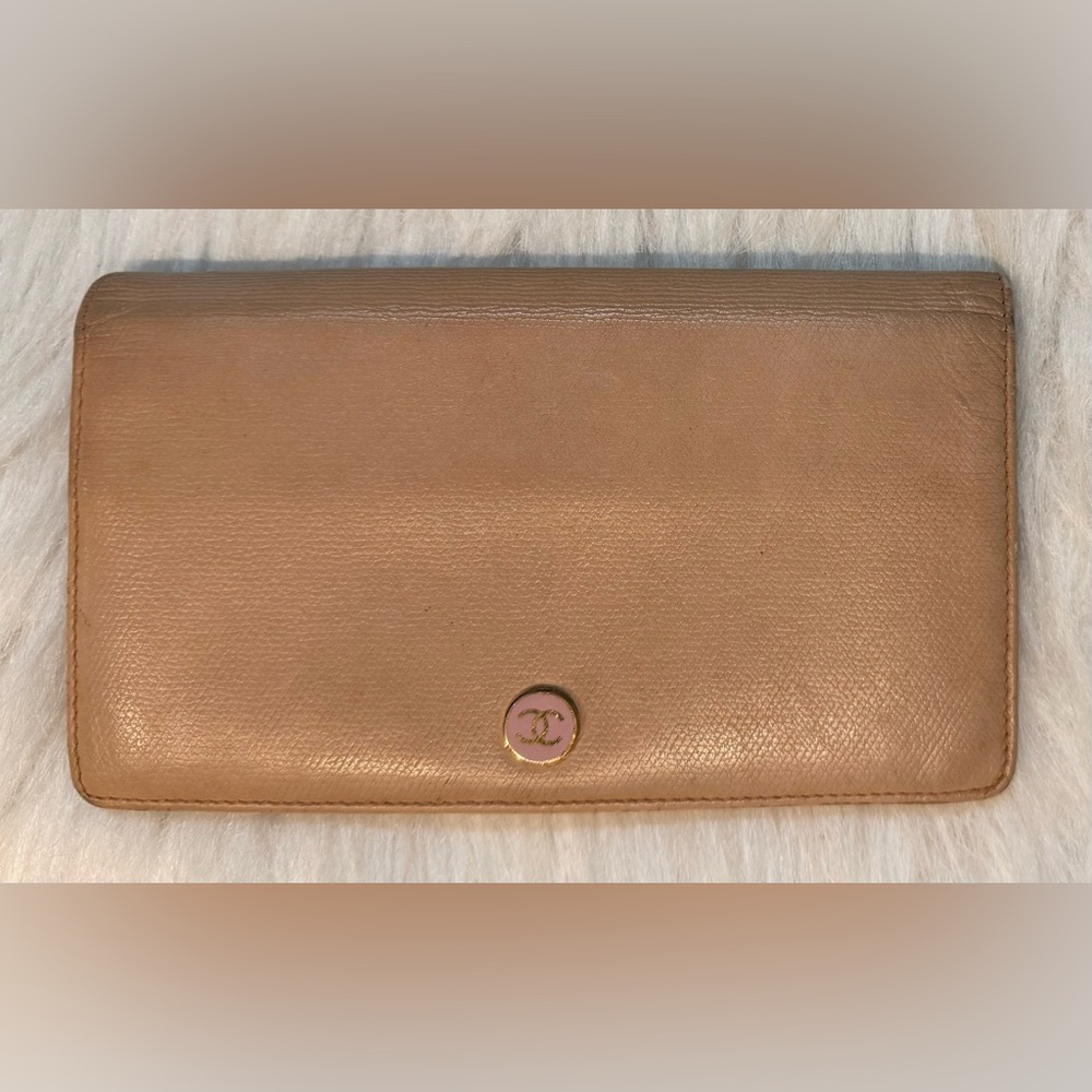 Vintage Chanel Caviar Leather Long Wallet with Gold CC Medallion Pink GUC